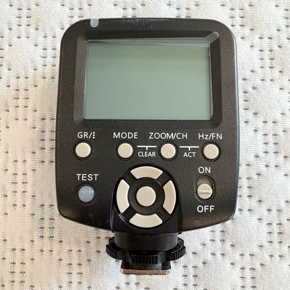 Yongnuo Manual Flash Controller YN560-TX - Picture 1 of 3